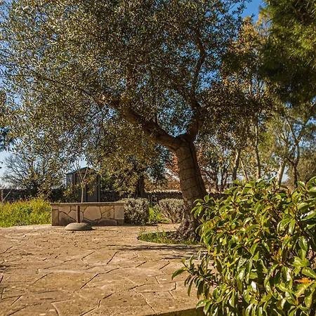 Trullo Edvige By In Puglia Service Appartement *